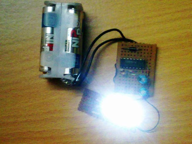 Protótipo de tocha LED de alta eficiência