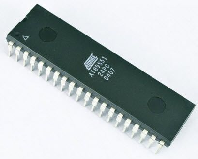AT89S51 Микроконтролер