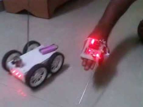 Ρομπότ ελέγχου χειρονομίας με βάση το επιταχυνσιόμετρο