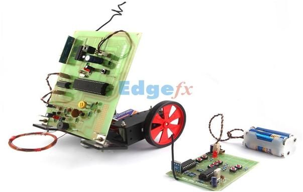 Paprastas robotizuotos transporto priemonės su metalo detektoriumi prototipas