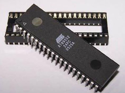 AT89S52 Mikrokontroler