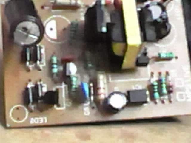 12 V, 24 V, 1 ampeerin MOSFET SMPS -piiri